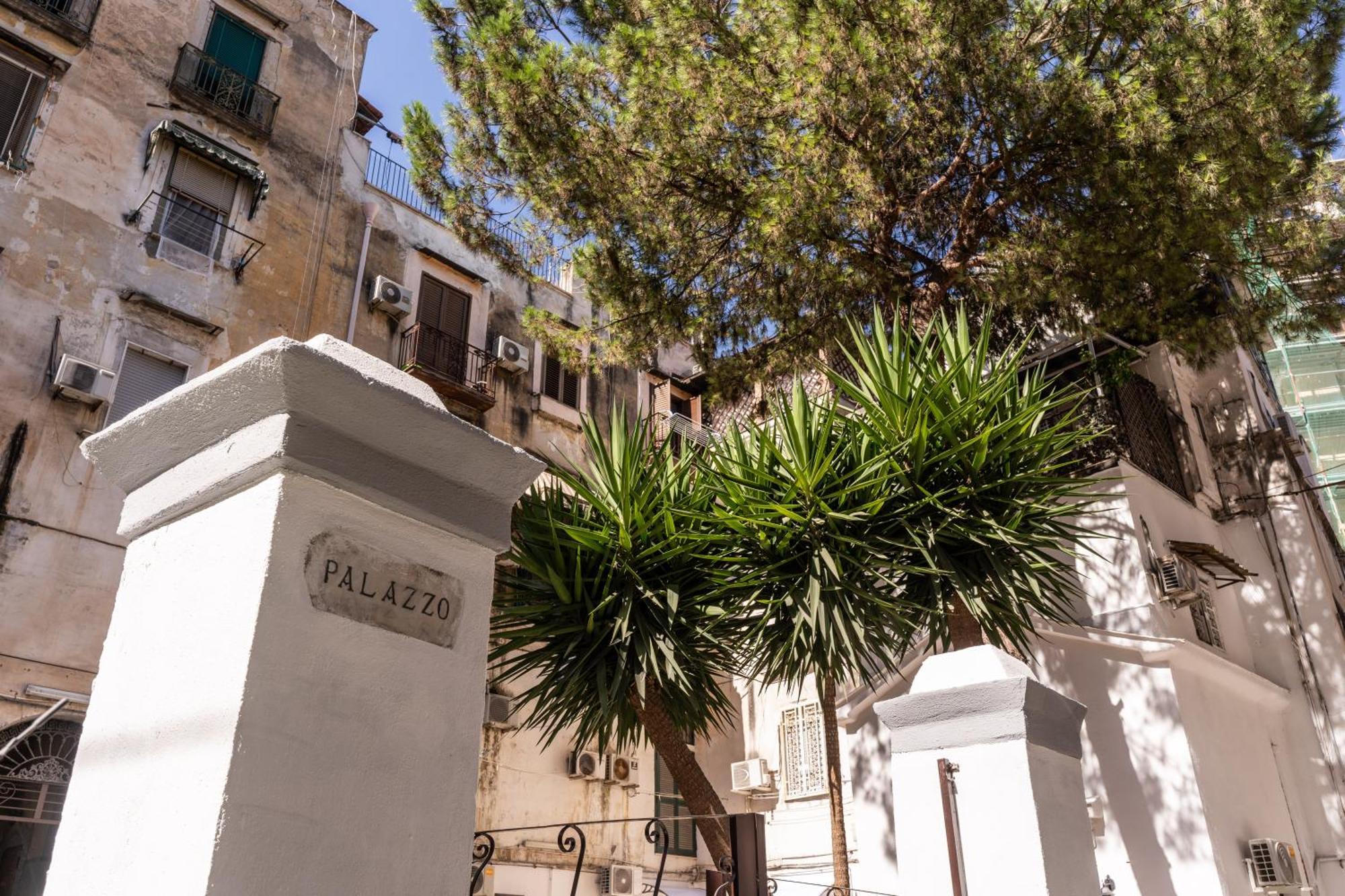 The Quarters Naples Apartments Exterior photo